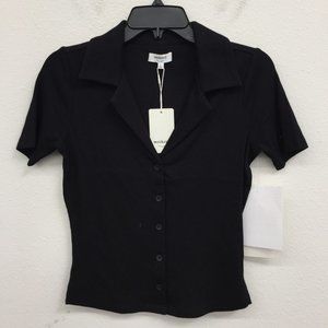 RIBBED COLLAR BUTTON DOWN SHORT SLEEVE TOP
